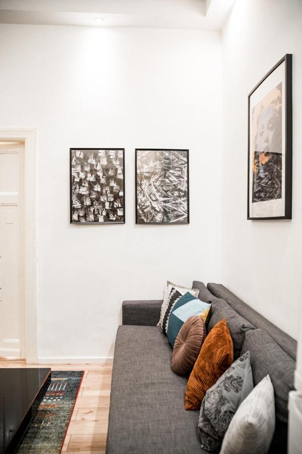 Stylish And Spacious ! Central Location Kazincy Netflix Budapest Esterno foto